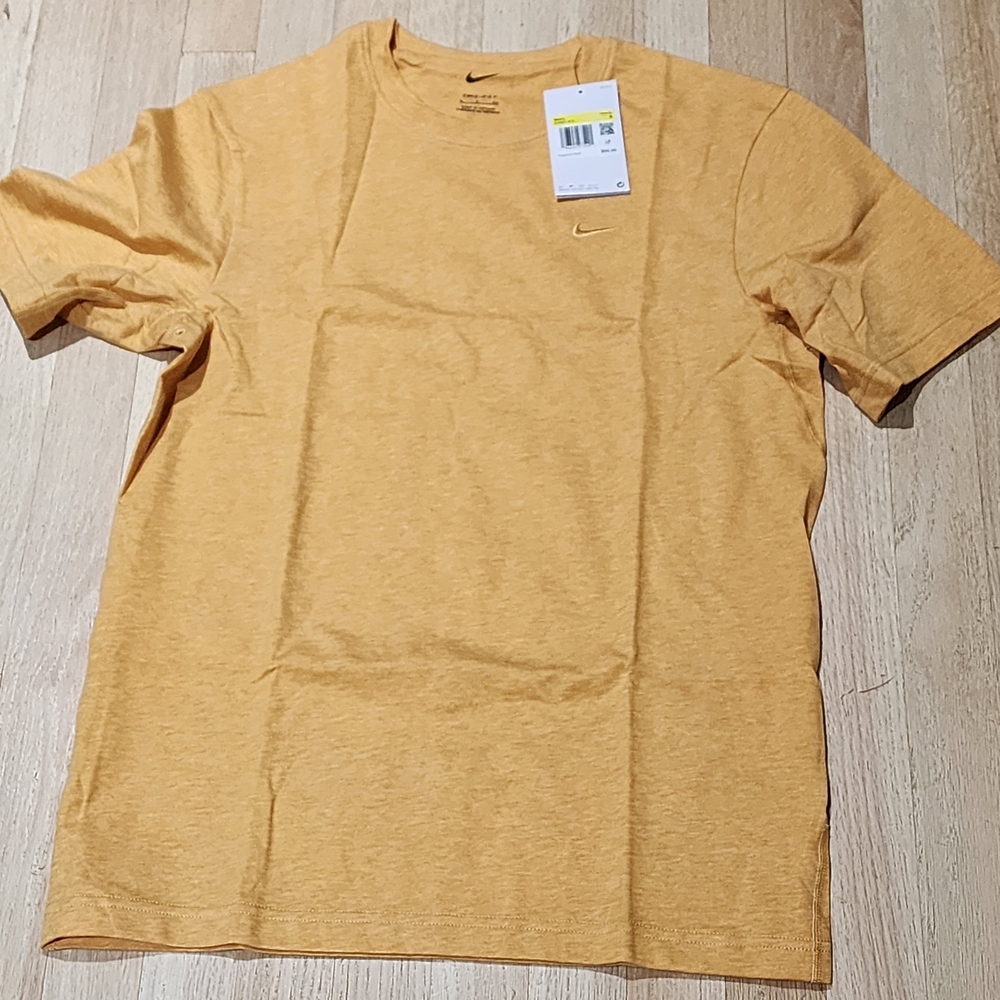 Nike Men's Golden Yellow Short Sleeve Tee